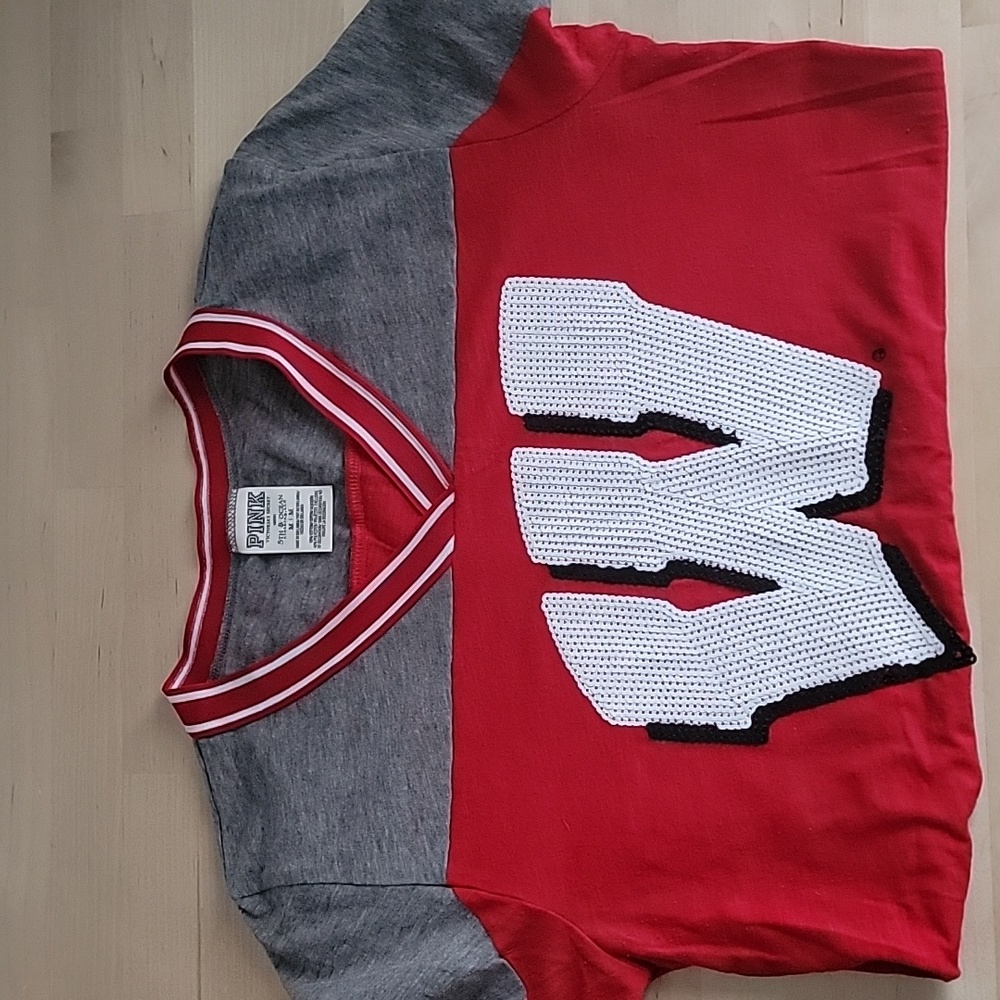 Wisconsin women's top